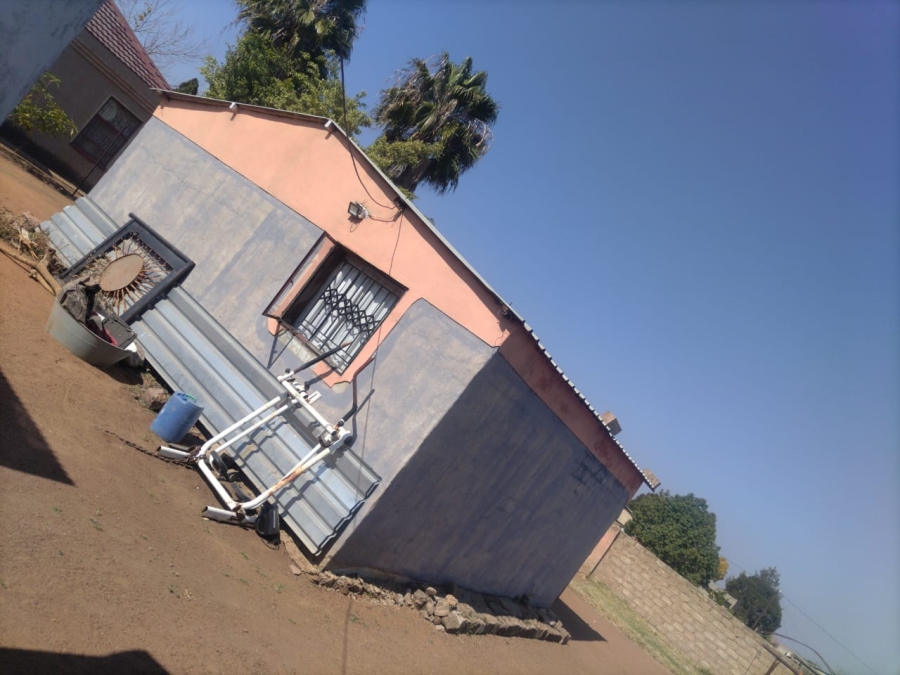2 Bedroom Property for Sale in Stinkwater North West